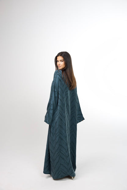 waves abaya in moscow midnight